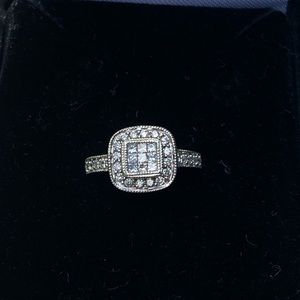 14k white gold and Diamond ring